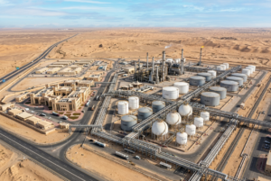 تتبع الأصول الصناعية: Geoforce GT1c يُحدث ثورة في إدارة المعدات 2026 2 تتبع الأصول الصناعية — منشأة نفطية في الصحراء السعودية